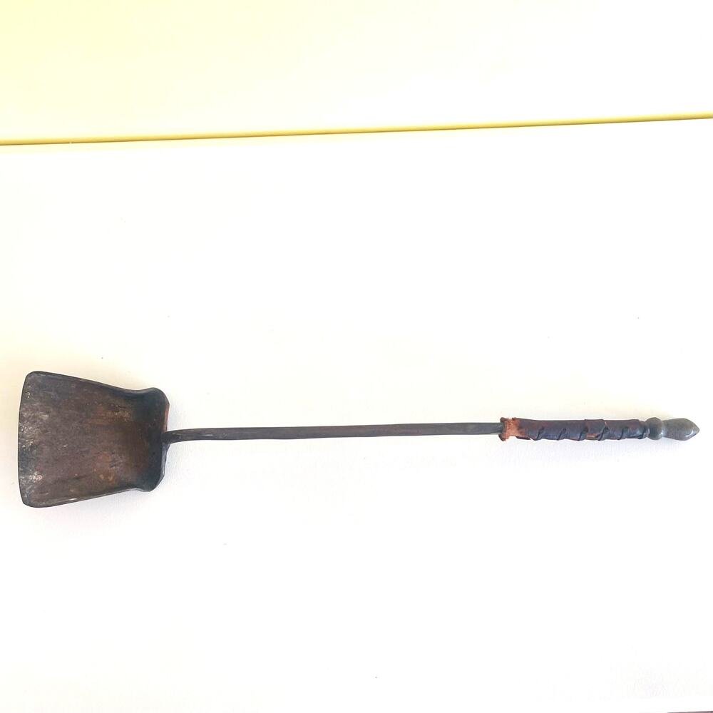 Antiq Wrought Iron Leather Shovel Ash Scoop Tool Fireplace Wood Stove Primitive